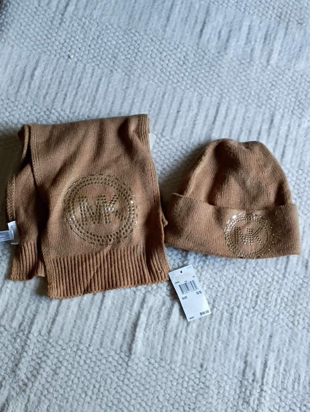 Michael Kors Camel Knit Scarf and Beanie Set with Gold MK Logo 🤎 💛